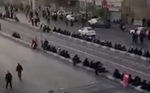 (影) 用AI造人潮被抓包? 伊稱哈梅內伊國葬數千萬人送別 網曝實際畫面質疑