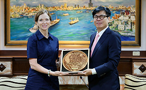 加拿大駐台代表何曼麗首訪高雄　陳其邁盼深化科技、教育與經貿合作