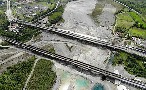 「巴威」來襲！萬里溪橋、馬太鞍溪鋼便橋可能預警封橋  替代路線看這裡