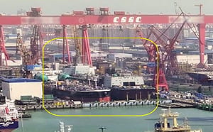中國航艦「新奶媽」？美軍媒披露：廣東在建超「巨」補給艦