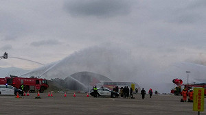 場外空難演習 桃機與軍方聯合演練