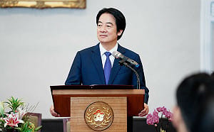 賴宣布普發1萬 國民黨傻眼：5月說財政負擔、8月變AI紅利？