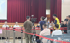快訊》社子島自救會赴會議現場抗議爆衝突   時力謝閔弘遭驅離受傷