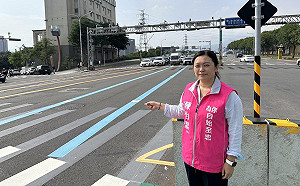 北市承德路彩色導引線愈導愈亂？她轟「黃線混戰」：引導別變誤導