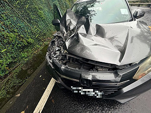 蘇花公路落石砸休旅車　車內一家三口未受傷