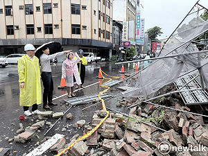 國定古蹟大東門側牆因豪雨局部崩落 南市府緊急處置研擬搶修修復方案