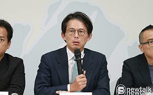 新竹棒球場案林智堅獲不起訴 黃國昌：黨證無敵