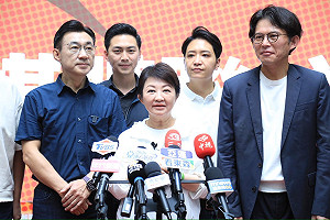 (影)戰鬥陀螺嘉年華合體 盧秀燕、黃國昌、江啟臣齊聲力挺「藍白合」