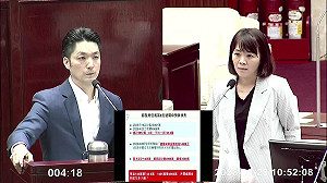 蔣萬安問遮陽傘扯前鎮漁港「問T答K」當地里長轟「蔣Ｘ話」：當里長都沒資格