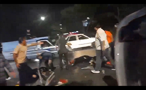 (影) 酒駕還是蓄意? 汽車衝撞親伊政權集會 巴斯基民兵4死、數十人傷