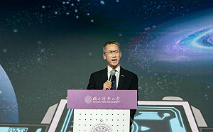 續任清大校長3天即赴美尋職惹議 高為元再致歉並承諾每年5月捐薪