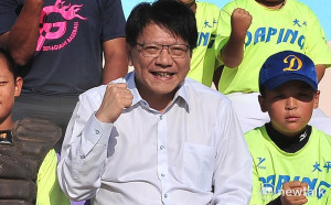 戰百里侯》拼命三郎拼連任 潘孟安急為屏東找出「路」