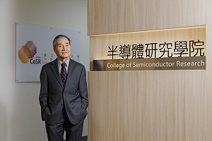 「浸潤式微影之父」當面開砲高為元！林本堅：共事4年並不好、再4年恐更糟