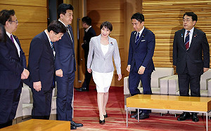 為了食品消費稅調降 日本臨時內閣會議正式通過《稅制改革大綱》