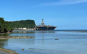 部署達302天！「林肯號」航艦駛入關島  九個月來首度踏上美國土地