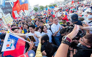 年底選戰焦點在「這兩都」！他預測：柯志恩有望翻盤高雄、藍白合沒用