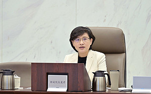 鄭麗君主持消保會第100次會議　要求落實奶嘴夾標示、預售屋查核並強化AED管理