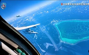 （影）中國國慶前「戰備警巡」黃岩島  喊話直嗆「南海仲裁是無效廢紙」
