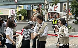 懷念《爽報》通勤閱讀！沈伯洋《順報》首發　化身派報生搶攻通勤族