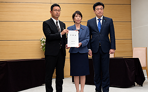 美陸戰隊士兵那霸強盜殺人！ 沖繩縣知事怒飛東京向高市早苗抗議