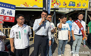 謝龍介金華市場拜票 承諾四年整頓市政改善市場周邊停車