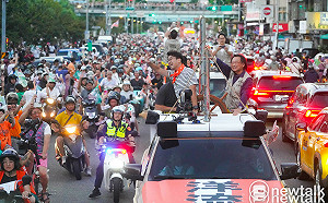 「大洋流」車掃塞爆路口惹怨！沈伯洋親留言道歉　網驚：回得也太快