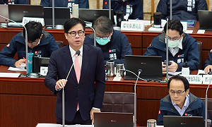 推動高雄第二國際機場規劃 陳其邁：完善南部航空運輸布局