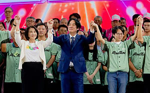 賴清德酸蔣萬安「屏東學校就能領鮮乳！」大讚周春米「五星縣長」零舉債！