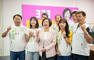 搶拿限量洋流飄帶！蔡怡萱競選服務處20日上午10點發放