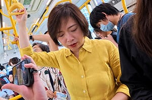 雙節公車退場擠不上！何欣純突襲搭乘台中301拋四解方