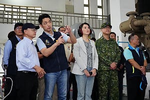明天放颱風假？蔣萬安3度回「晚間8點宣布」 即刻暫停競選活動