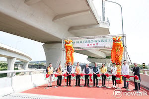 國道1號北外環交流道匝道段通車 黃偉哲：紓解永康交通壅塞