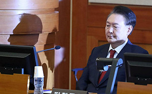 韓前總統尹錫悅戒嚴內亂罪二審開庭 檢強烈要求判處死刑