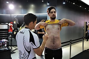 《鬥陣特攻》實況主隊花樣多 露點討簽名樣樣來