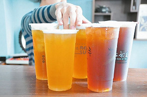 擴大限塑政策 飲料業者抱怨生意掉兩成