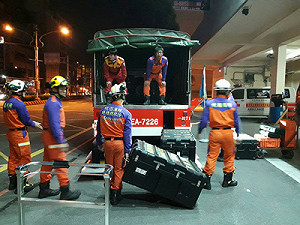 救災總動員直播！北北桃台中高屏消防局搜救隊連夜整備出發救援