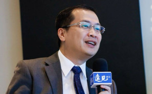 昨天嗆烏賊今天嗆瘋狗？ 羅智強發文暗諷