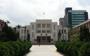 禁圖利自己和老闆！立院三讀民代助理索賄最高罰600萬