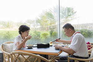 陳佩琪揚言告電視台 柯P：生氣時不要決定
