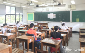 指考最後一天！歷史考科中間偏易 題型多元學生遊行入題