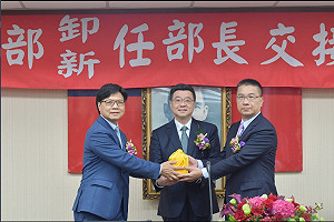 一人上任內政部長 徐國勇：對同仁有信心