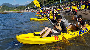基隆潮境海灣節 體驗獨木舟活動 民眾有吃又有拿