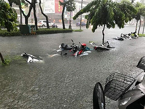 高市道路經不起豪雨考驗 議會砲聲隆隆提前散會