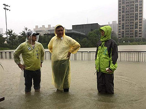一夜豪雨狂炸 高雄積水百件