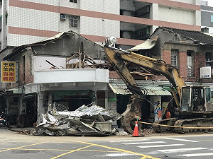 70年紅磚老屋拆除 高市緊急喊卡