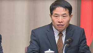 翁柏宗「代理主委」資格仍受質疑 交委會報告改由主秘代打