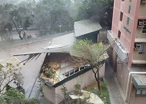 山竹颱風襲港澳改掛10號風球 海陸空交通幾停擺