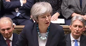英國首相梅伊面臨不信任動議 國會今晚表決