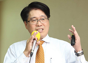 喻民進黨民調如「俄羅斯輪盤賭」 游盈隆：蔡英文期待亂中取勝