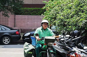 春節首日逼上班？中華郵政澄清：自願性加班、有加班費